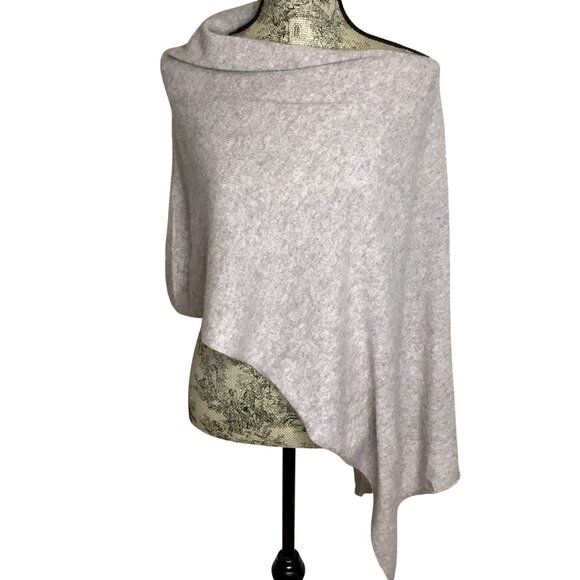 CYNTHIA ROWLEY 100% Cashmere Asymmetrical Poncho Wrap Shawl Beige One Size Luxe - Picture 1 of 6